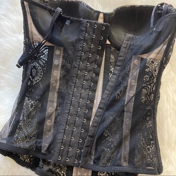 Vintage Victoria’s Secret Bustier (32B) - Picture 3 of 5